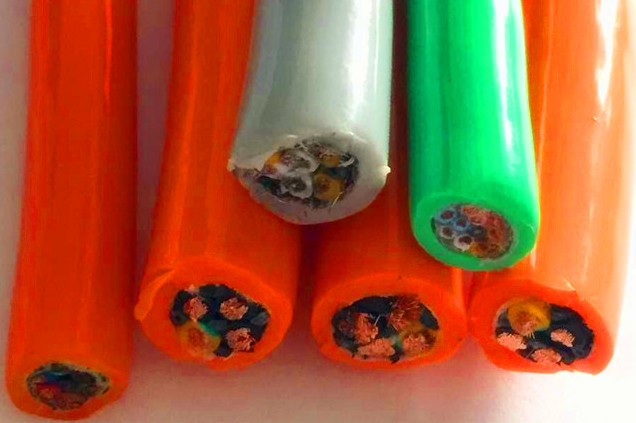 高柔性拖链电缆聚氨酯护套耐磨电缆pur聚氨酯护套耐磨屏蔽拖链电缆